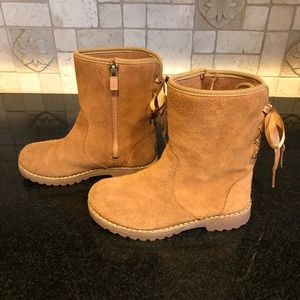 Girls classic suede Ugg boots